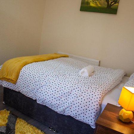 Royale Green View House- Free Parking, Wifi, Perfect For Contractors And Holiday نورث هامبتون المظهر الخارجي الصورة