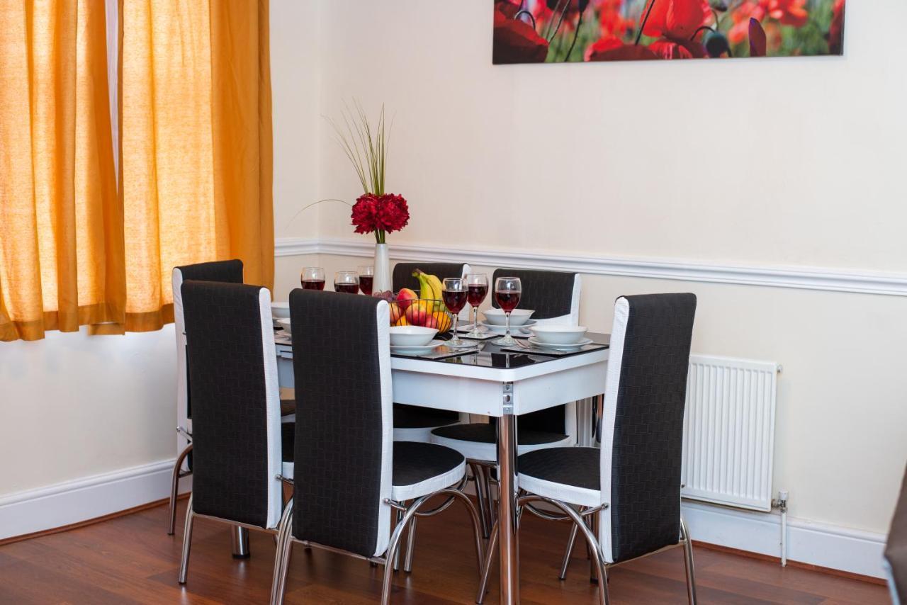 Royale Green View House- Free Parking, Wifi, Perfect For Contractors And Holiday نورث هامبتون المظهر الخارجي الصورة