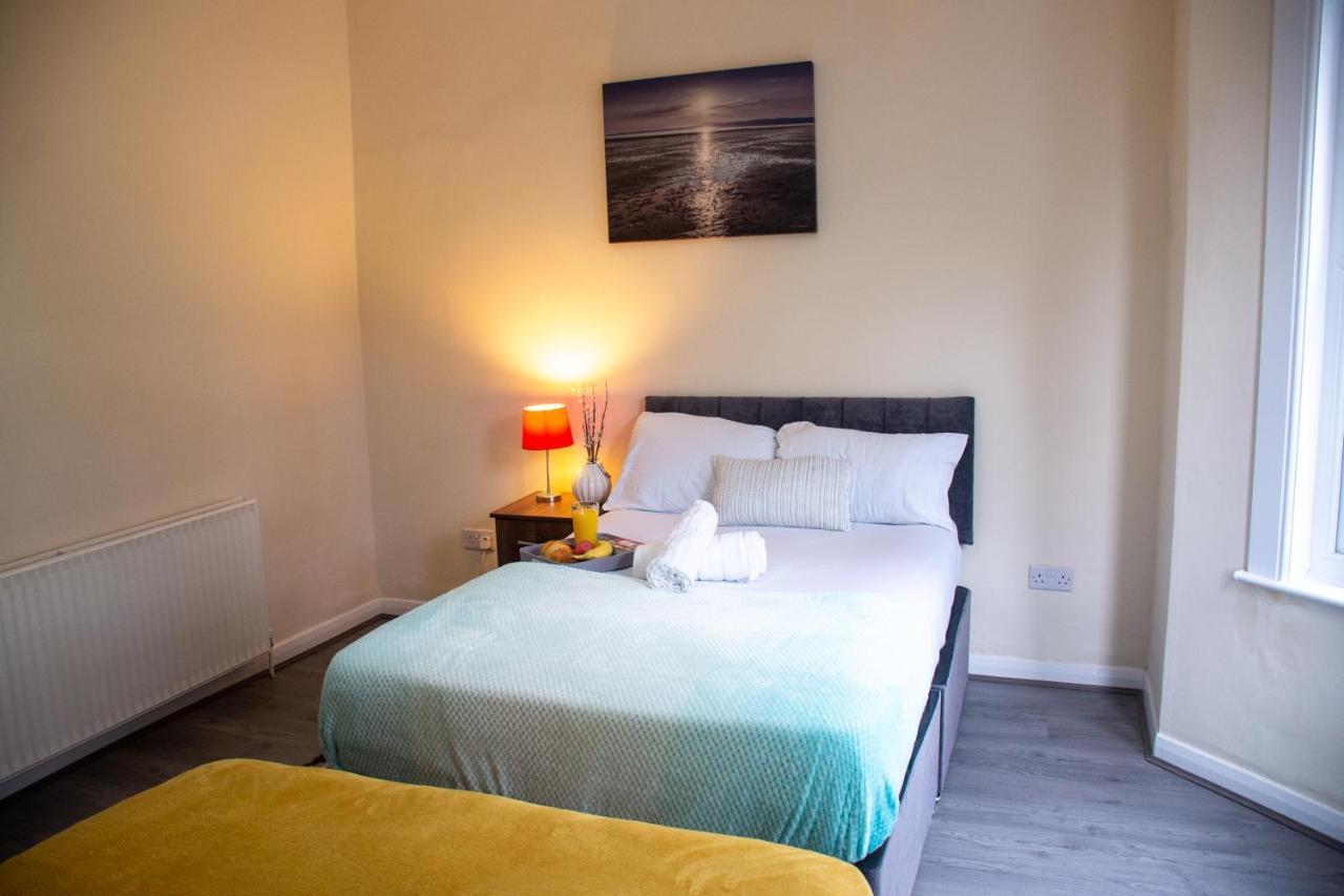 Royale Green View House- Free Parking, Wifi, Perfect For Contractors And Holiday نورث هامبتون المظهر الخارجي الصورة