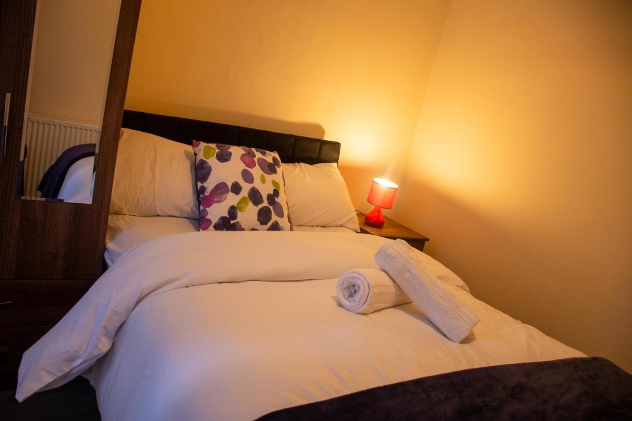 Royale Green View House- Free Parking, Wifi, Perfect For Contractors And Holiday نورث هامبتون المظهر الخارجي الصورة