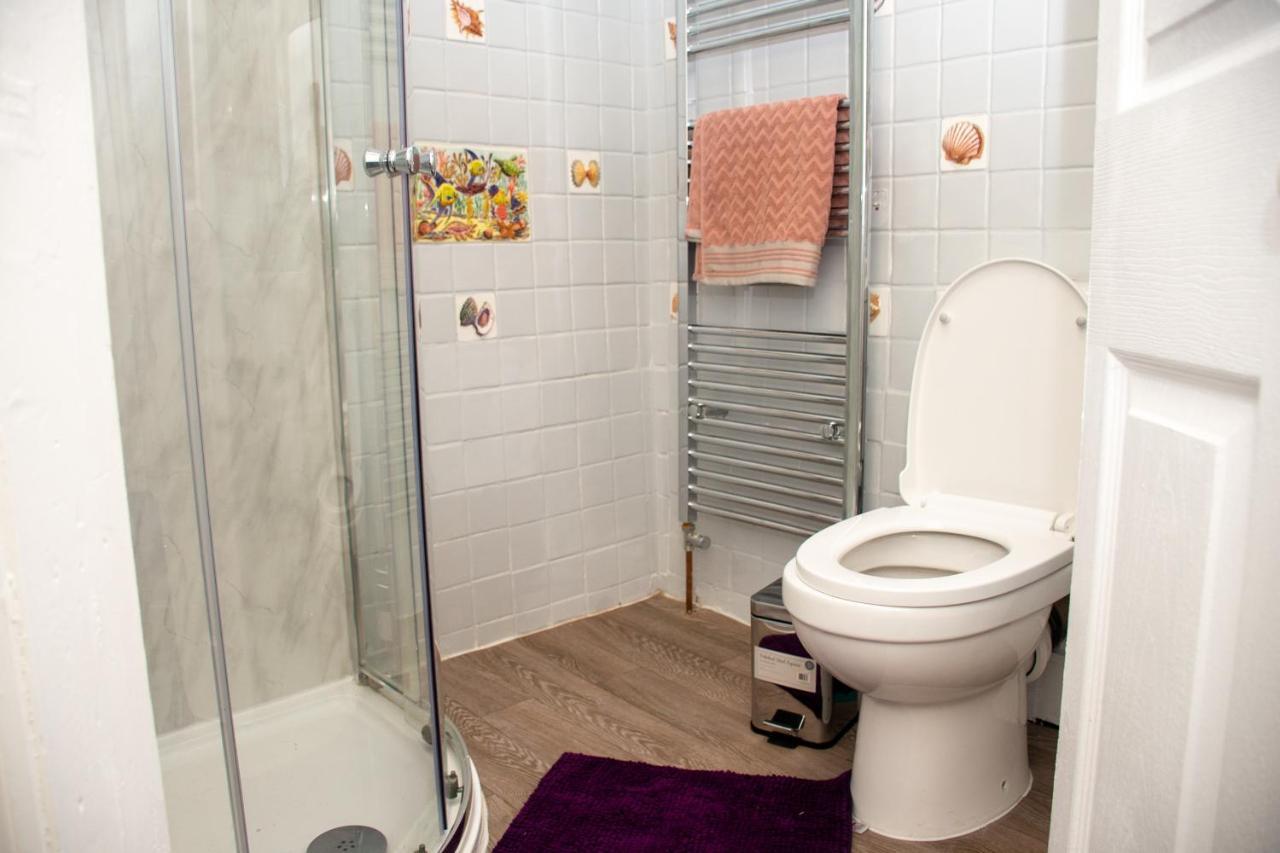 Royale Green View House- Free Parking, Wifi, Perfect For Contractors And Holiday نورث هامبتون المظهر الخارجي الصورة